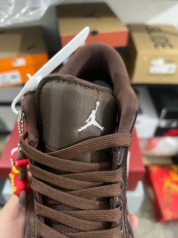 Jordan Air Jordan 1 Low SE IQ9787 262 Light Chocolate Pink Foam EUR 41 Sneaker - Men's (BS-87144)