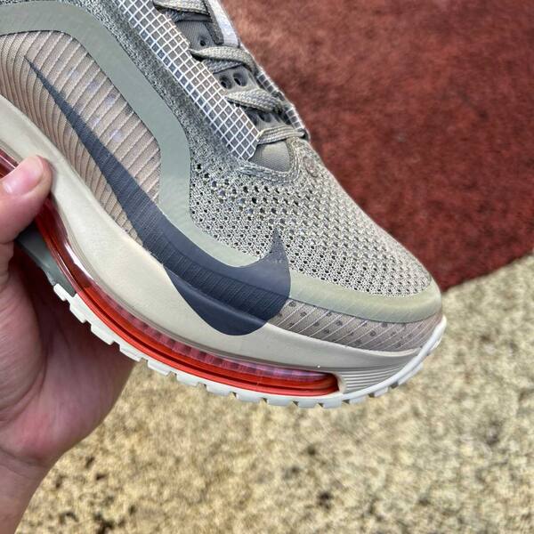 Nike Pegasus Premium SE IM6677-222 Green/Grey/Red EU 38 running