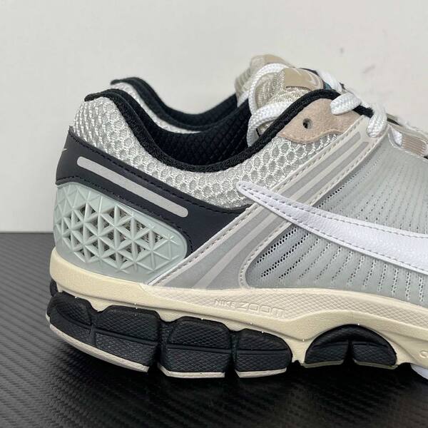 Nike Zoom Vomero 5 FN7649-110 White/Light Grey/Black/Yellow Ochre running