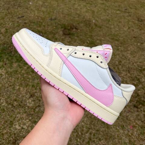 Jordan Air Jordan 1 Low OG SP Travis Scott IQ7604 100 muslin shy pink sail
