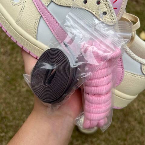 Jordan Air Jordan 1 Low OG SP Travis Scott IQ7604 100 muslin shy pink sail