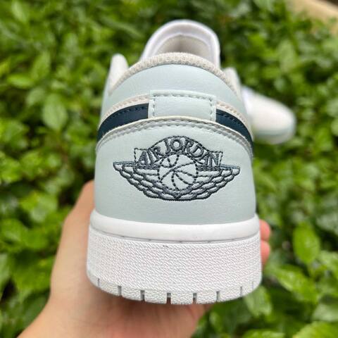 Jordan Air Jordan 1 Low 553558 400 Aura Squadron Blue White EUR 40 Sneaker - Men's (BS-87166)