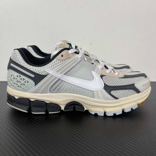 Nike Zoom Vomero 5 FN7649-110 White/Light Grey/Black/Yellow Ochre running