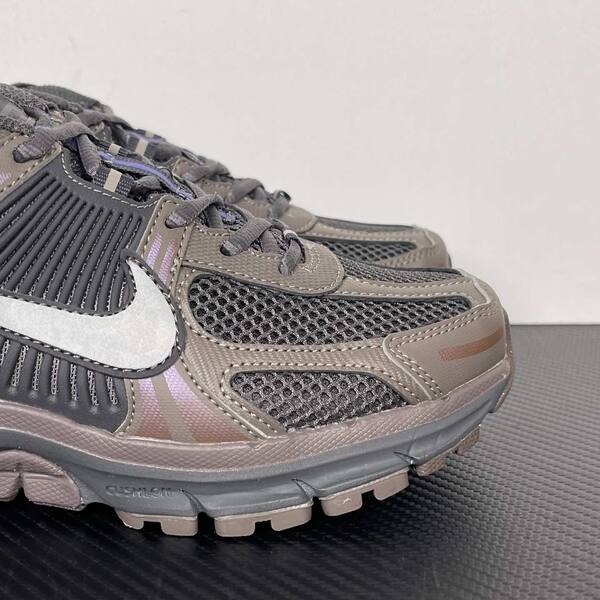 Nike Zoom Vomero 5 HF5793-201 Taupe/Grey with White and subtle Purple accents running