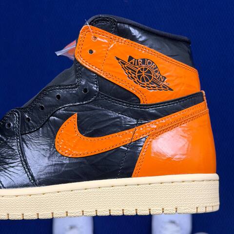 Jordan Air Jordan 1 Retro High OG 555088-028 Black Orange Pale Vanilla EU 42 5 Basketball Shoe - Men's (BS-87156)