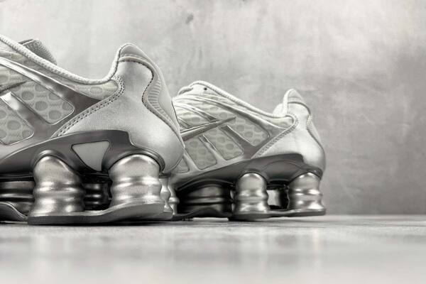 Nike Shox TL Silver Black lifestyle