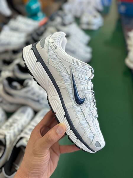Nike P-6000 CD6404-018 White/Grey/Black EU 41 running