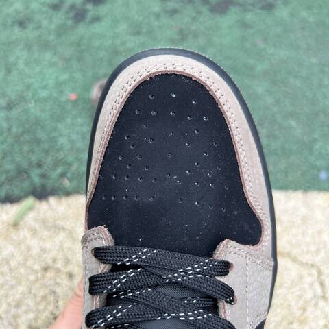 Jordan Air Jordan 1 Low SE IB7109 005 Black Olive Grey Light Wild Mango EUR 40 Skate Shoe - Men's (BS-87235)