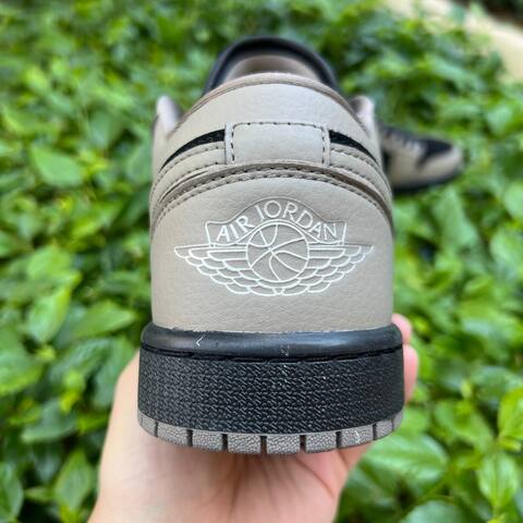 Jordan Air Jordan 1 Low SE IB7109 005 Black Olive Grey Light Wild Mango US 7 UK 6 BR 38 EUR 40 25 Cm Sneaker - Unisex (BS-87238)