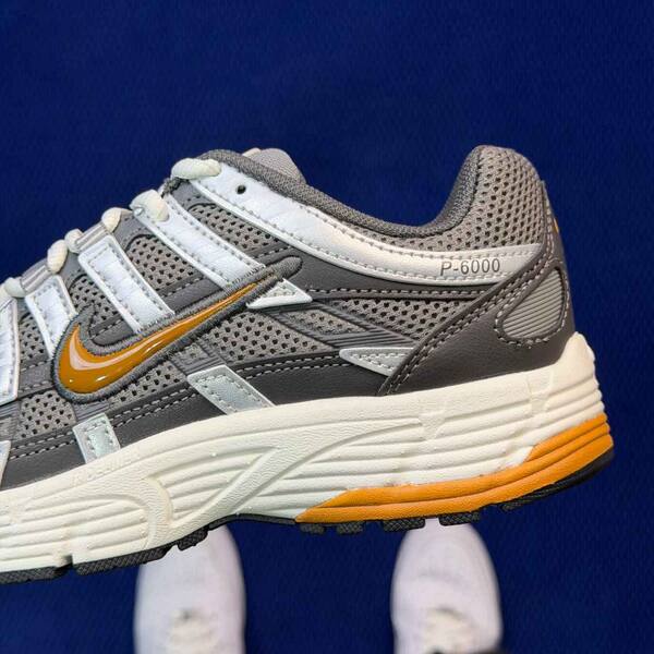 Nike P-6000 CD6404-204 Medium Ash/Desert Ochre EU 36 running