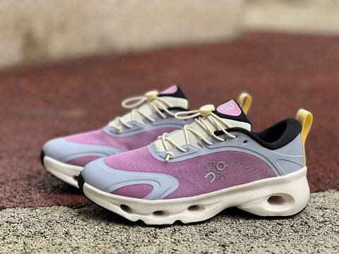 On Cloudsolo 3WF30600665 Grey Purple Cream US 6 EU 37 UK 4 JP 23 Running Shoe Running Sneakers - Women's (BS-86764)