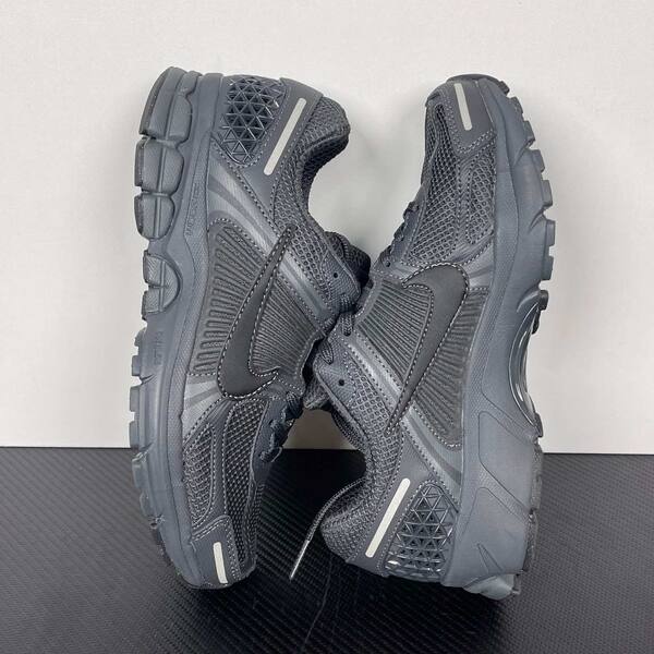 Nike Zoom Vomero 5 BV1358-002 Dark Grey/Black running