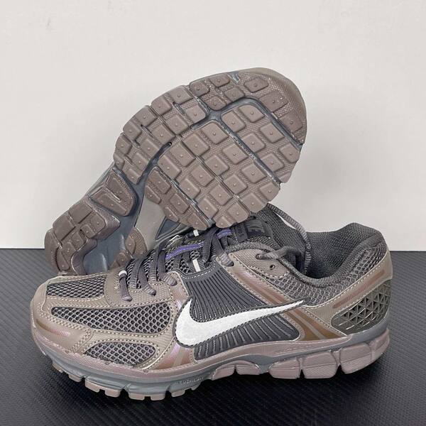 Nike Zoom Vomero 5 HF5793-201 Taupe/Grey with White and subtle Purple accents running
