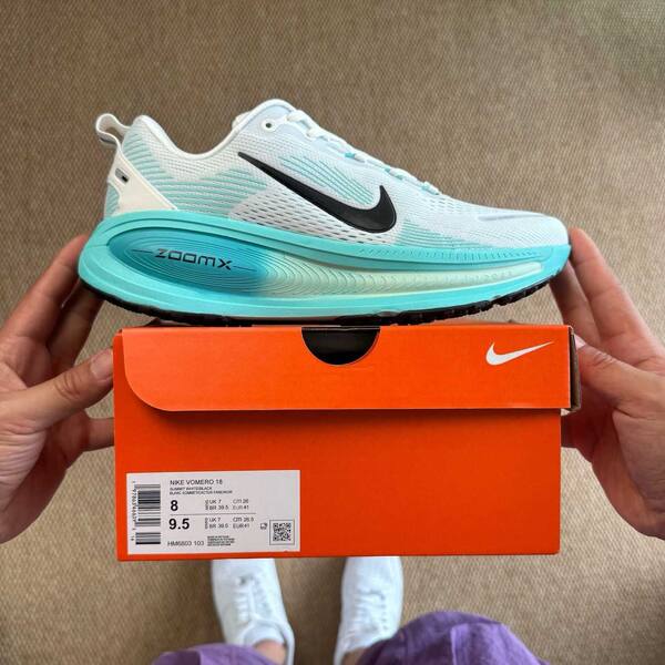 Nike Vomero 18 white black with aqua blue sole EU 41 running lifestyle