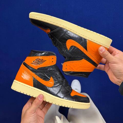 Jordan Air Jordan 1 Retro High OG 555088-028 Black Orange Pale Vanilla EU 42 5 Basketball Shoe - Men's (BS-87156)