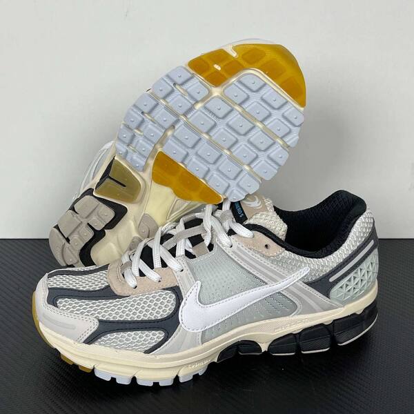Nike Zoom Vomero 5 FN7649-110 White/Light Grey/Black/Yellow Ochre running