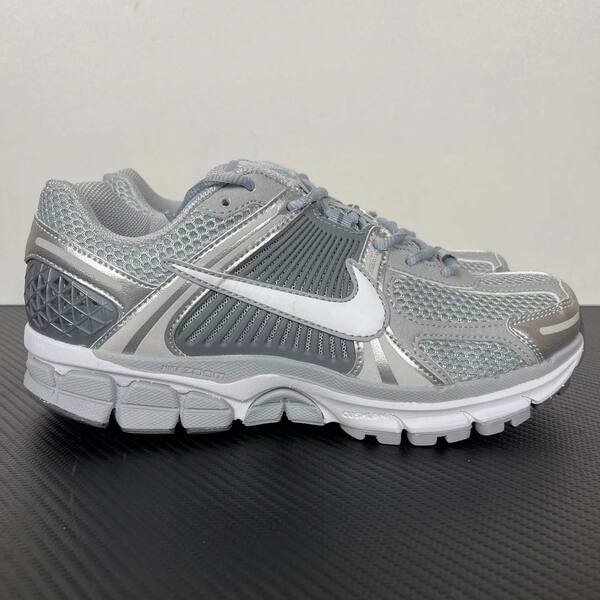 Nike Zoom Vomero 5 FJ4151-003 Metallic Silver/White/Grey running