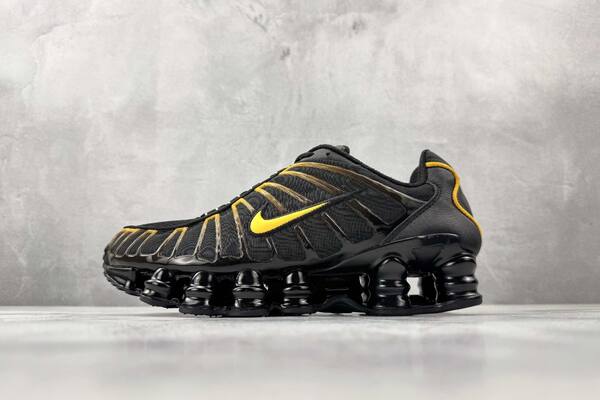 Nike Shox TL Black/Gold lifestyle