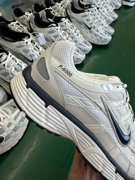 Nike P-6000 CD6404-018 White/Grey/Black EU 41 running