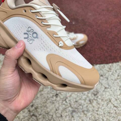 On Cloudsolo 3WF30604615 Dark Sand Cream US 5 EU 36 UK 3 JP 22 Running Shoe Running Sneakers - Women's (BS-86767)