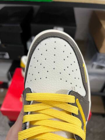 Jordan Air Jordan 1 Hi Zoom Air XD1979 005 White Brown Yellow Gold EU 41 Sneaker - Men's (BS-87205)