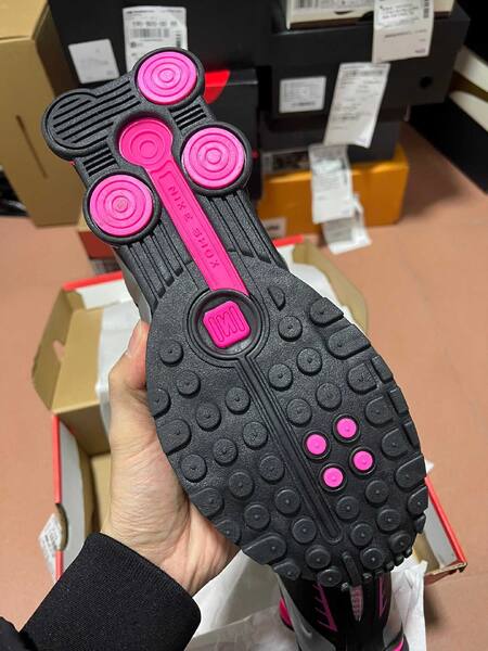 Nike Shox R4 AR3565-012 Black/Silver/Pink running