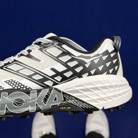 HOKA ONE ONE Speedgoat 2 Multicolor Trail Shoe Trail Running Sneakers (BS-86811)