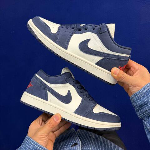 Jordan Air Jordan 1 Low SE IO7448-400 Sail Navy Blue Red US 7 UK 6 BR 38 EUR 40 CM 25 Sneaker - Unisex (BS-87171)