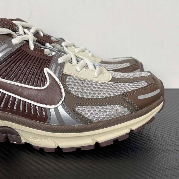 Nike Zoom Vomero 5 FD9920-022 brown/silver/cream/light blue running