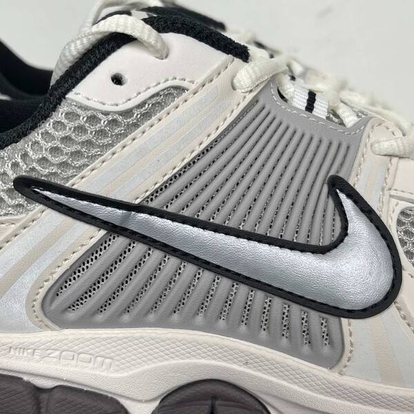Nike Zoom Vomero 5 FJ2028-001 White/Silver/Grey/Black running
