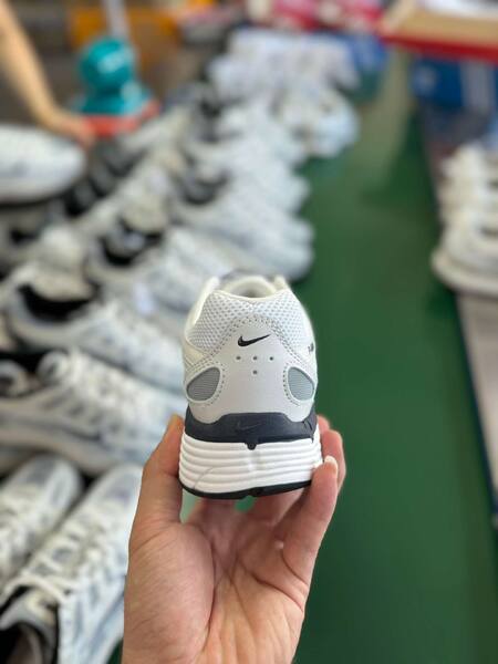 Nike P-6000 CD6404-018 White/Grey/Black EU 41 running