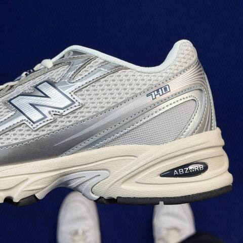 New Balance 740 U740GC2 Silver Off White Navy USA 8 UK 7 5 EUR 41 5 Training Shoe - Men's (BS-87088)
