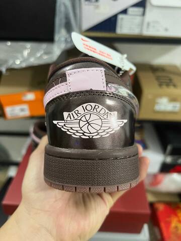 Jordan Air Jordan 1 Low SE IQ9787 262 Light Chocolate Pink Foam EUR 41 Sneaker - Men's (BS-87144)