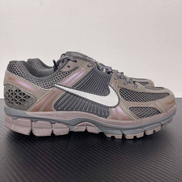 Nike Zoom Vomero 5 HF5793-201 Taupe/Grey with White and subtle Purple accents running