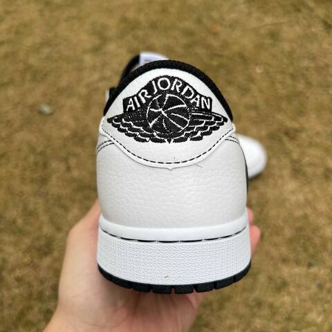Jordan Air Jordan 1 Low OG SP Travis Scott XZ6868 002 White Black EU 44 5 Sneaker - Men's (BS-87207)
