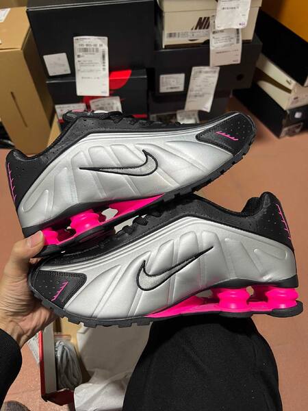 Nike Shox R4 AR3565-012 Black/Silver/Pink running