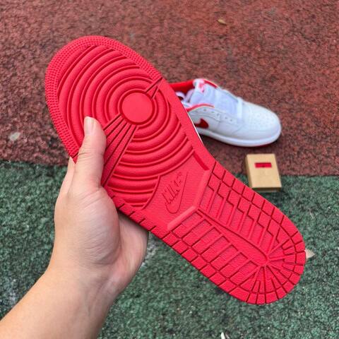 Jordan Air Jordan 1 Retro Low OG CZ0790 161 White University Red US 8 5 UK 7 5 BR 40 EUR 42 26 5 Cm Sneaker - Men's (BS-87212)