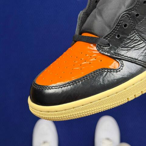 Jordan Air Jordan 1 Retro High OG 555088-028 Black Orange Pale Vanilla EU 42 5 Basketball Shoe - Men's (BS-87156)