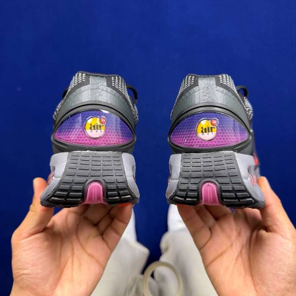 Nike Air Max Dn DV3337-008 Black/Crimson/Smoke Grey EU 40 running