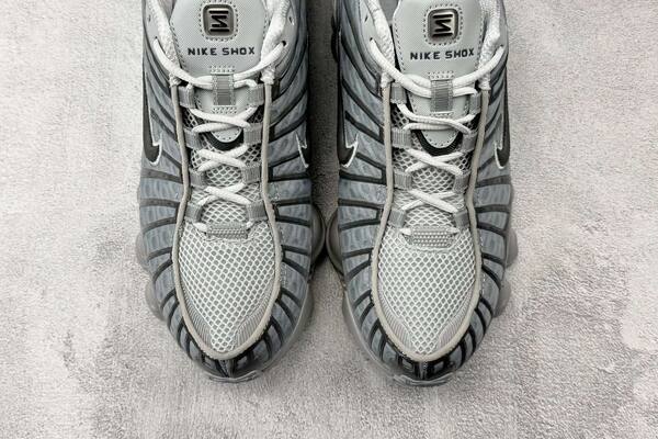 Nike Shox TL AV3595-015 Grey/Black running