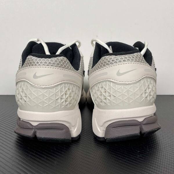 Nike Zoom Vomero 5 FJ2028-001 White/Silver/Grey/Black running