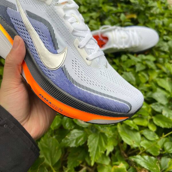 Nike Air Zoom Pegasus 42 IB1873-102 White Metallic Silver-Lapis EU 40 running lifestyle