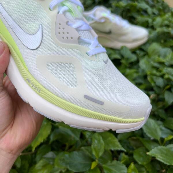 Nike Structure 26 HJ1101-103 Summit White Chrome US W 8 5 US M 7 EU 40 running lifestyle