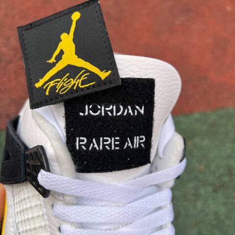 Jordan Air Jordan 4 Retro IO2463 102 White Tour Yellow Black EUR 42 Basketball Shoe - Men's (BS-87267)