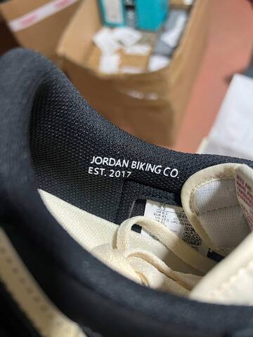 Jordan Air Jordan 1 Retro Low OG Nitro IB8958 001 Black Muslin Varsity Red US 9 5 UK 8 5 EUR 43 Cm 27 5 Skate Shoe - Men's (BS-87185)