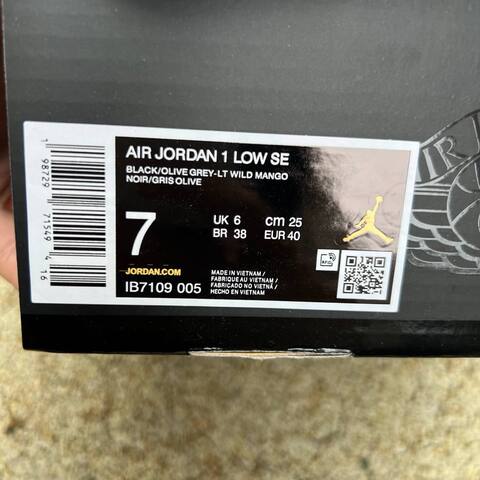 Jordan Air Jordan 1 Low SE IB7109 005 Black Olive Grey Light Wild Mango EUR 40 Skate Shoe - Men's (BS-87235)