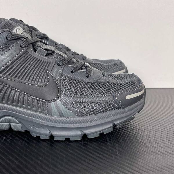 Nike Zoom Vomero 5 BV1358-002 Dark Grey/Black running