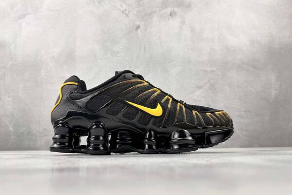Nike Shox TL Black/Gold lifestyle