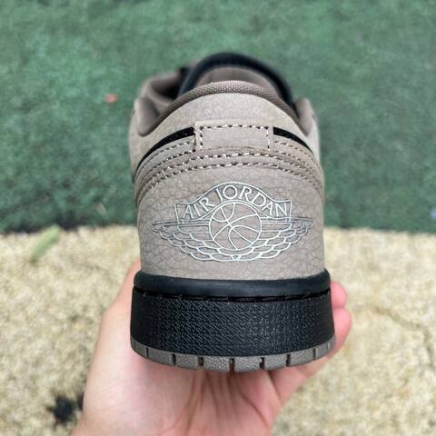 Jordan Air Jordan 1 Low SE IB7109 005 Black Olive Grey Light Wild Mango EUR 40 Skate Shoe - Men's (BS-87235)