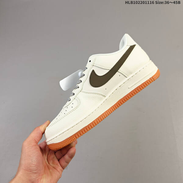 NIKE AIR FORCE 1 07 LV8 QW5836-0 lifestyle